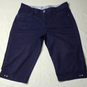 Lee Comfort Waistband Stylish Navy Capri Pants with Button Details